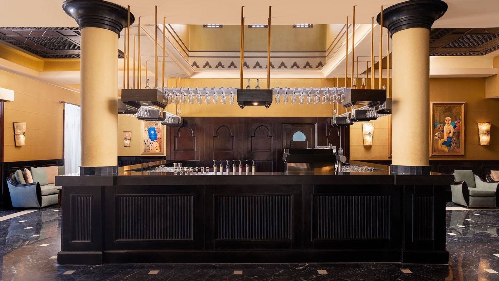 bars-mawal-lobby-bar