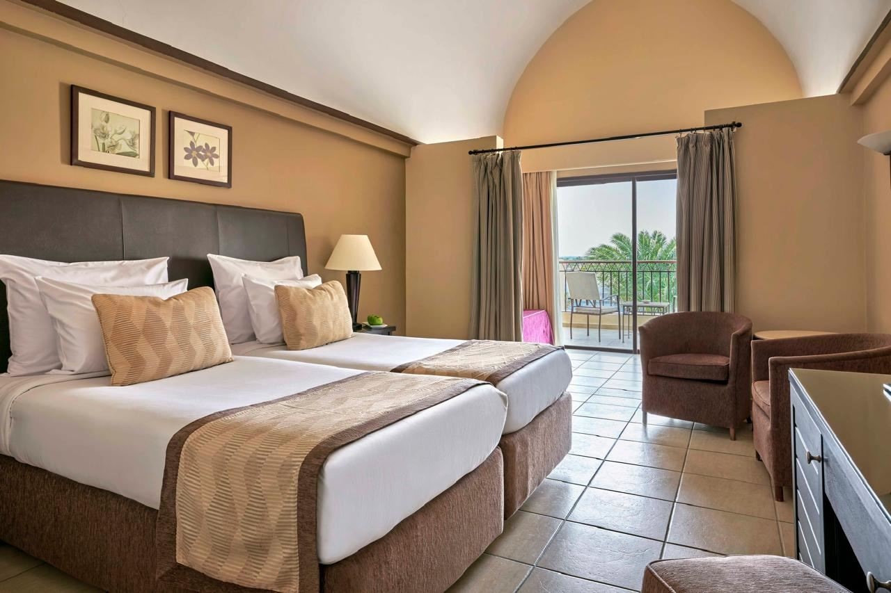 rooms-dbl-deluxe-sea-view-room-2+1