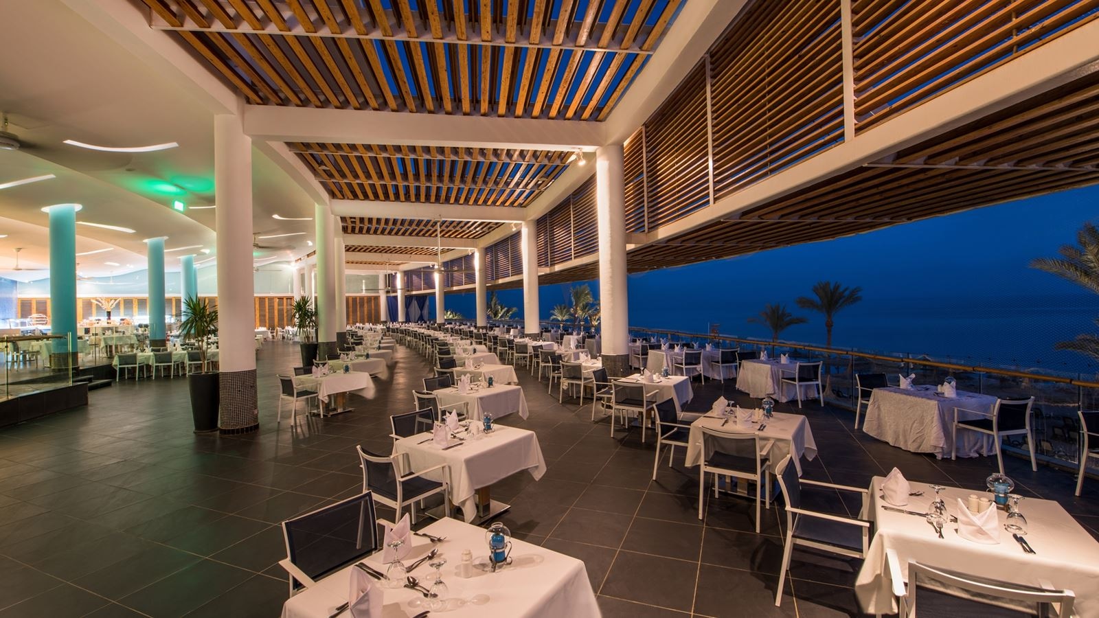 restaurants-sea-breeze