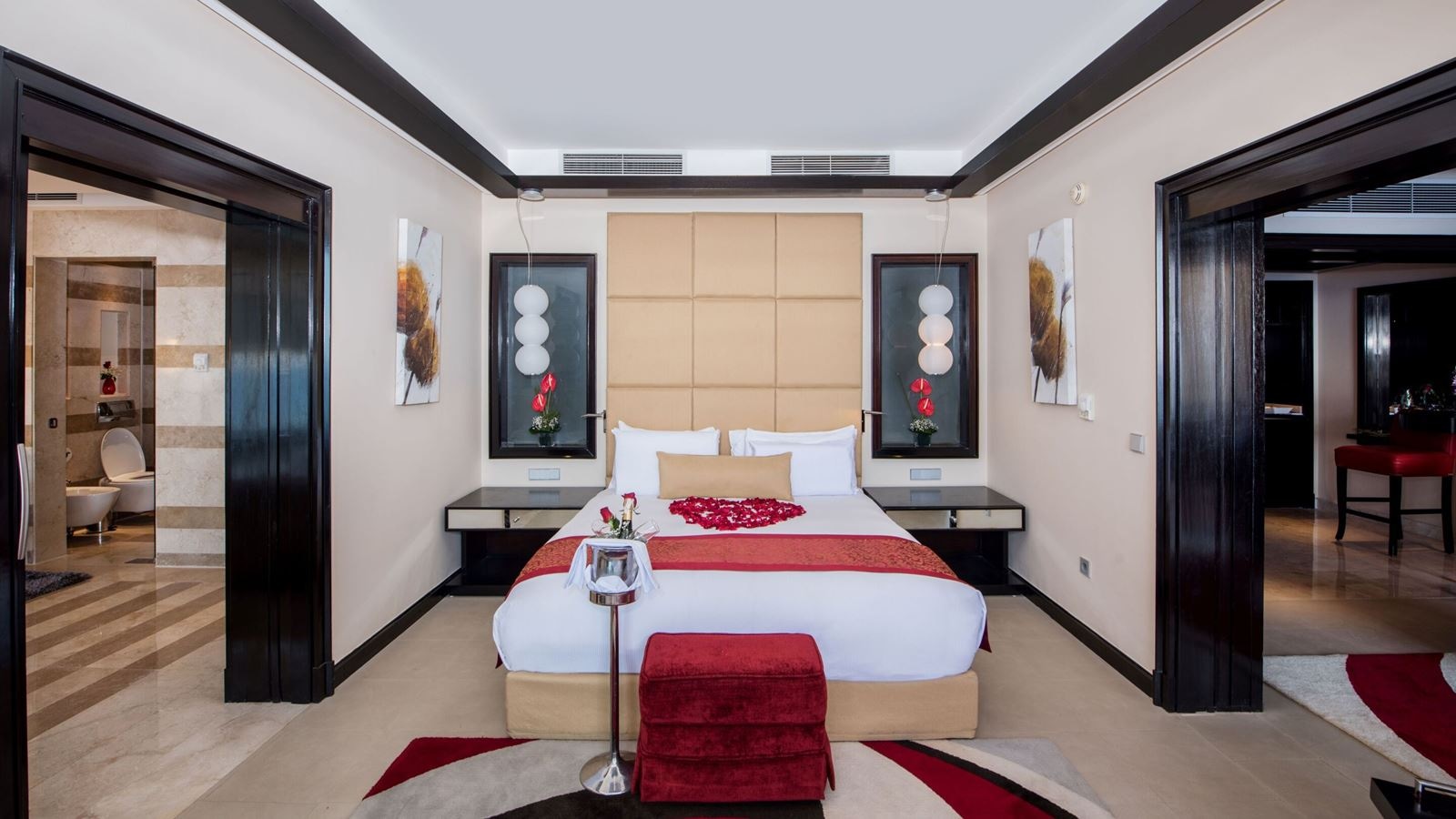 rooms-honeymoon-suite