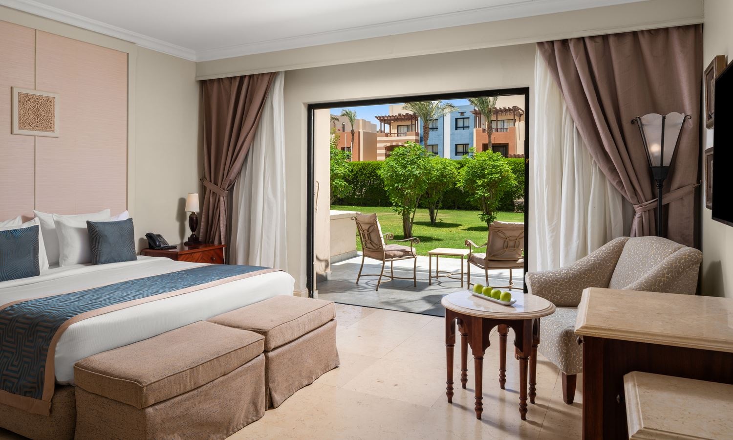 rooms-standard-room-garden-view