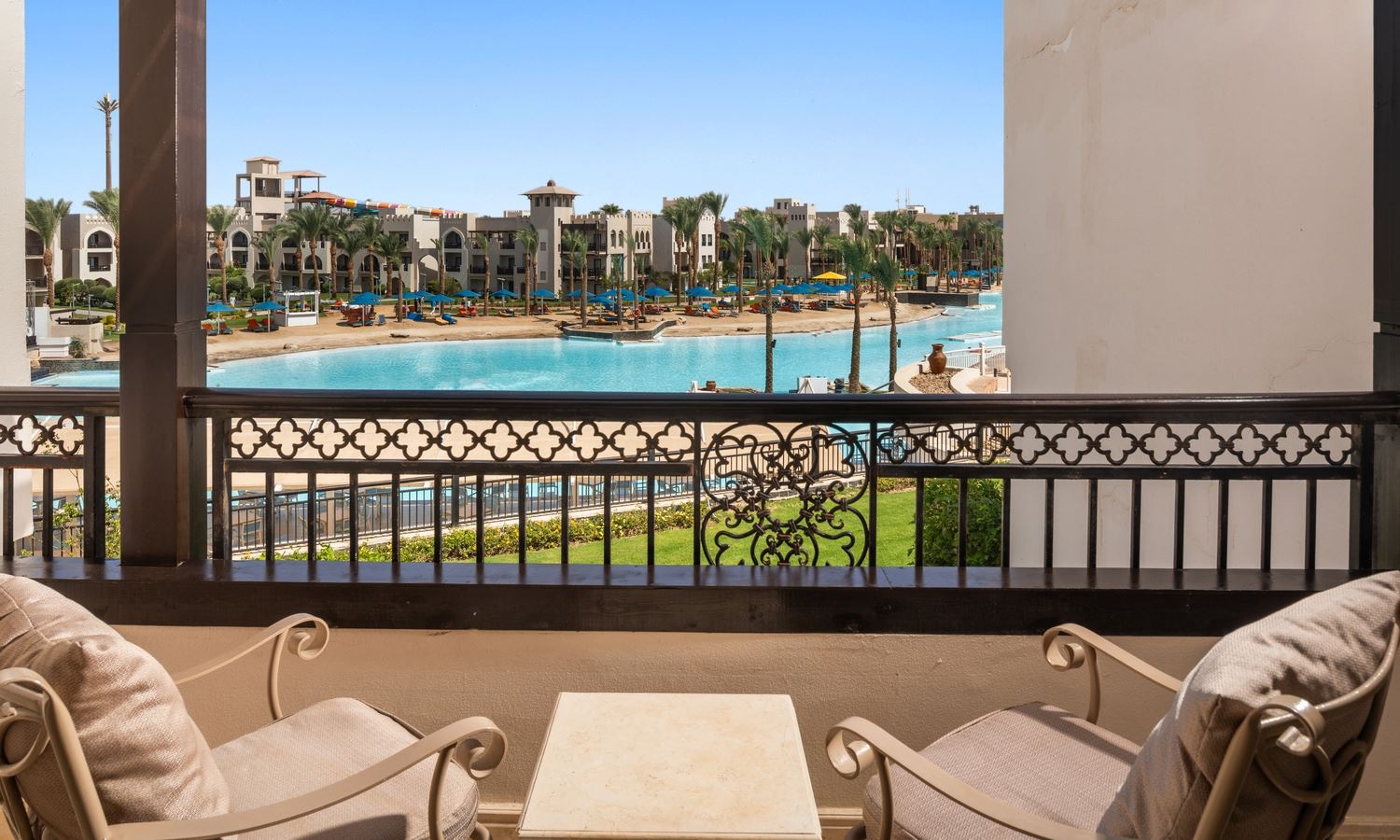 rooms-standard-family-interleading-room-lagoon-view