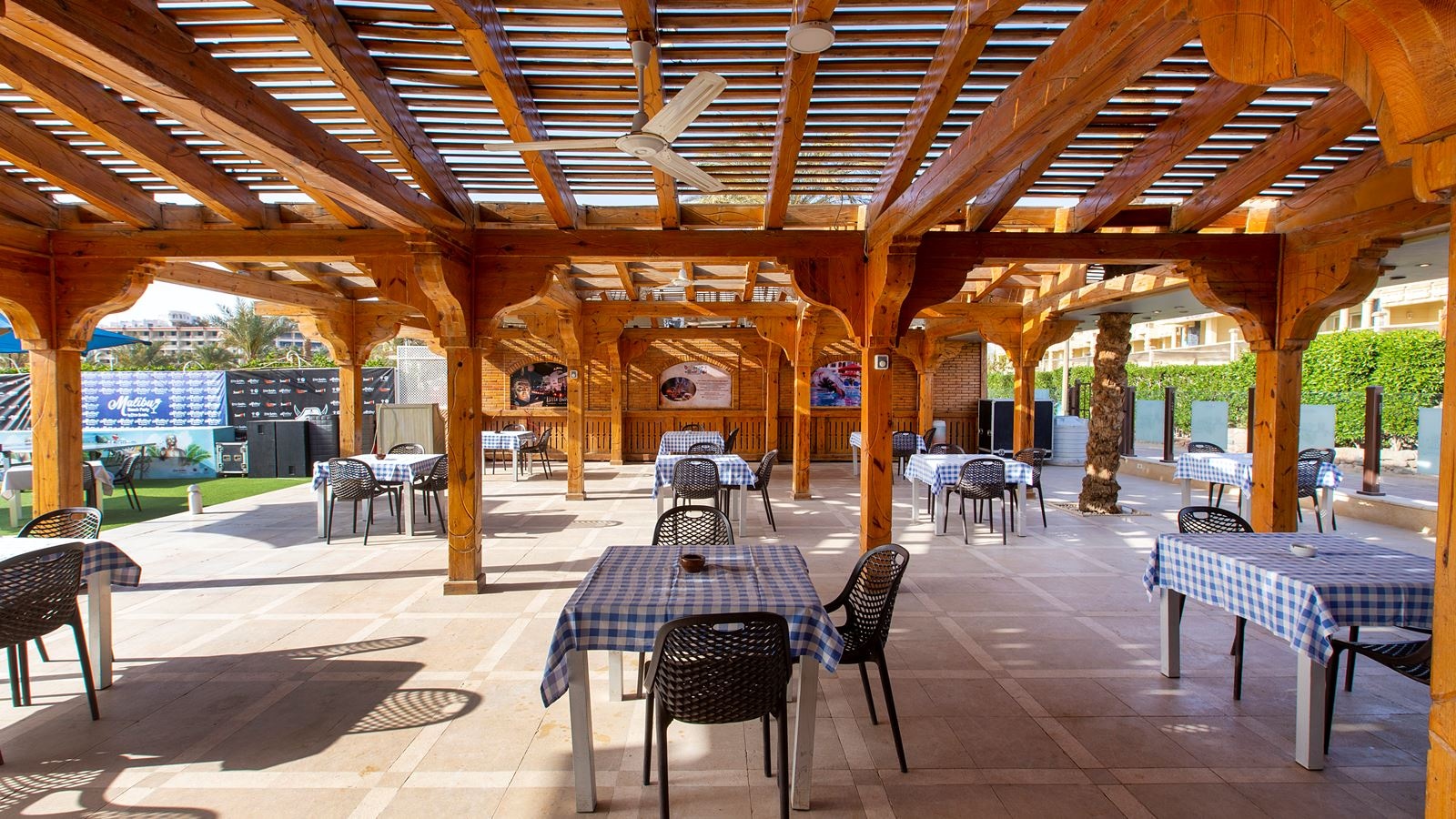 restaurants-beach-bar