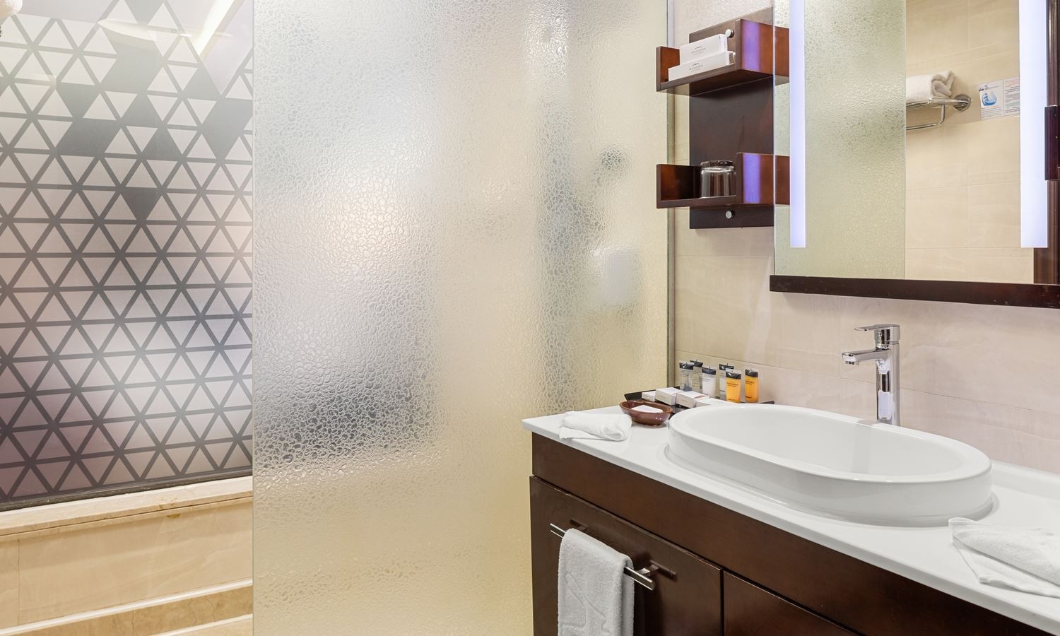 rooms-deluxe-room-ssv