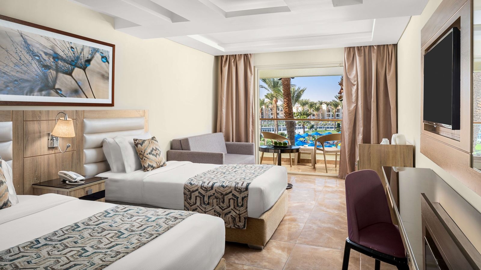 rooms-room-standard-pool-view