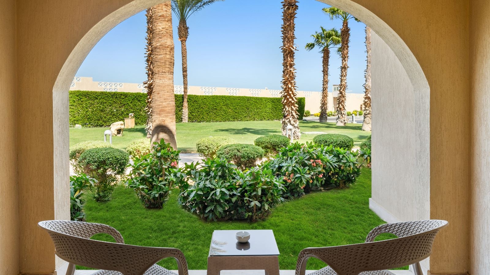 rooms-bungalow-garden-view