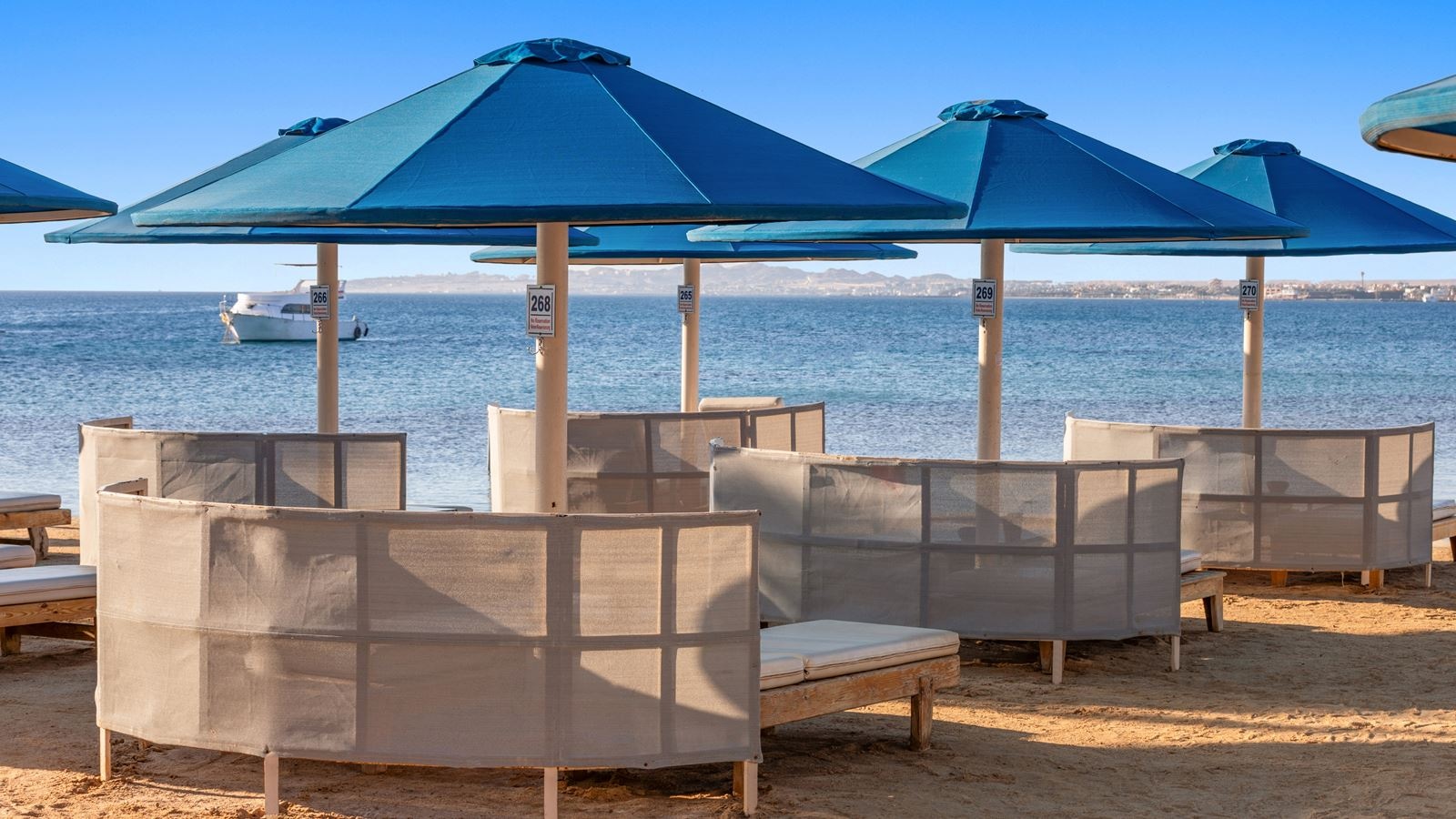 restaurants-beach-bar