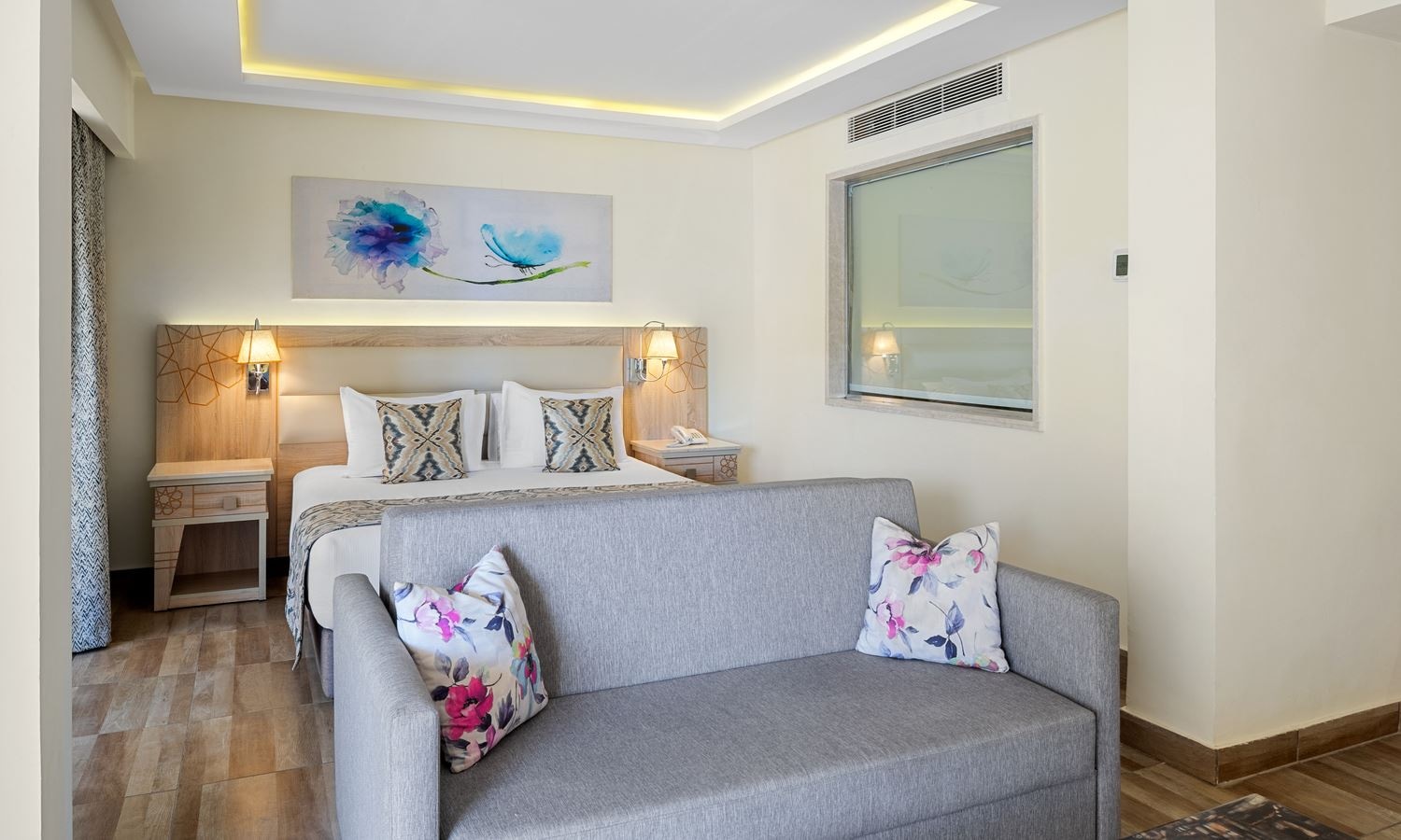 rooms-superior-room-pool-view