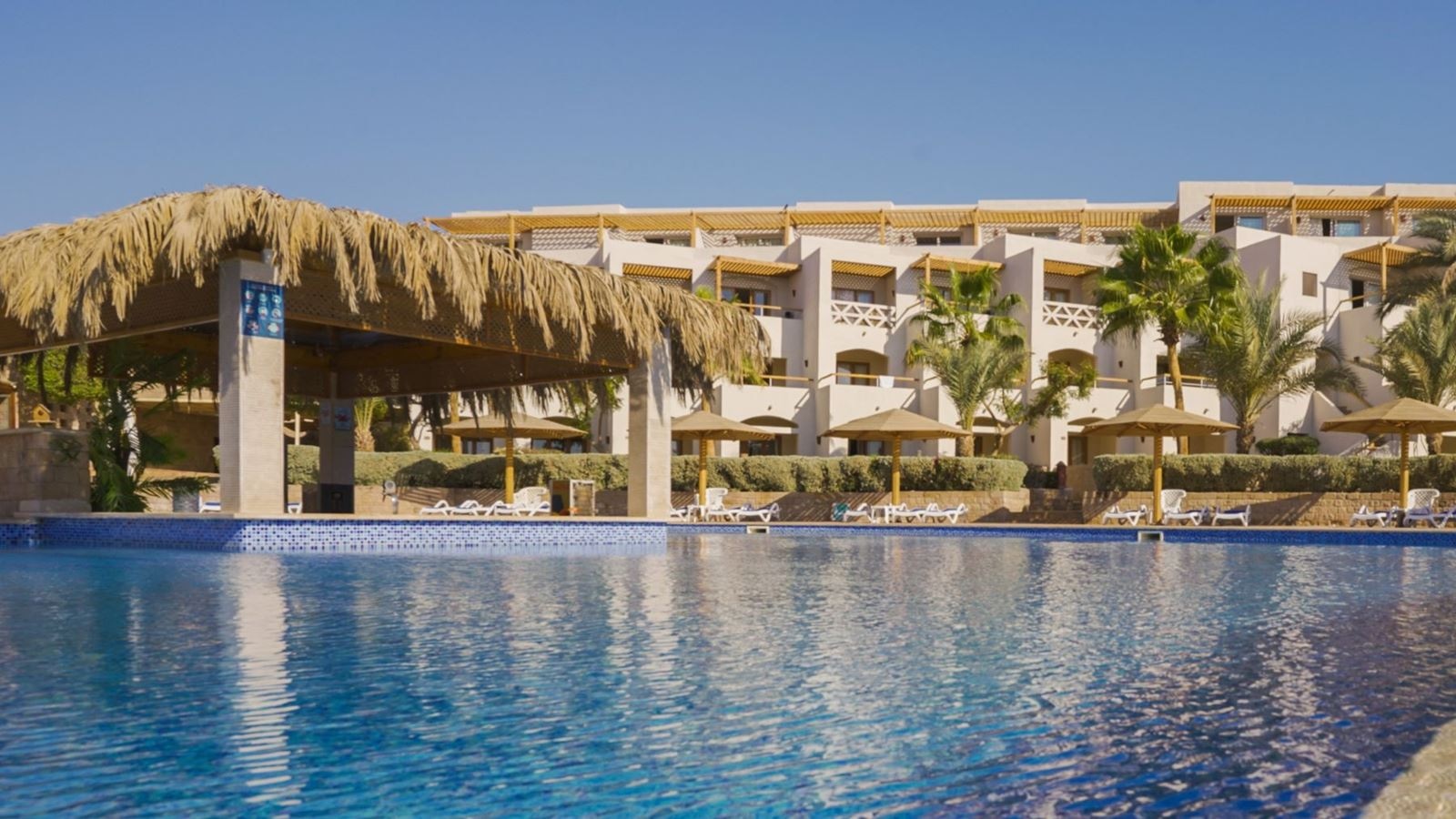 bars-pool-swimup-bar