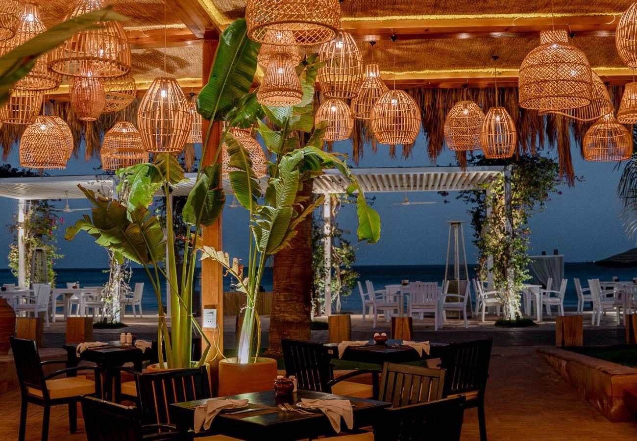 bars-beach-restaurant-and-bar