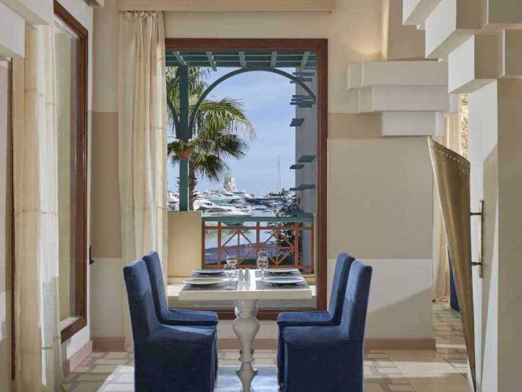 restaurants-mer-bey-restaurant