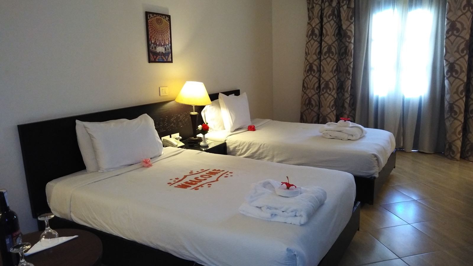 rooms-economy-room-pool-view