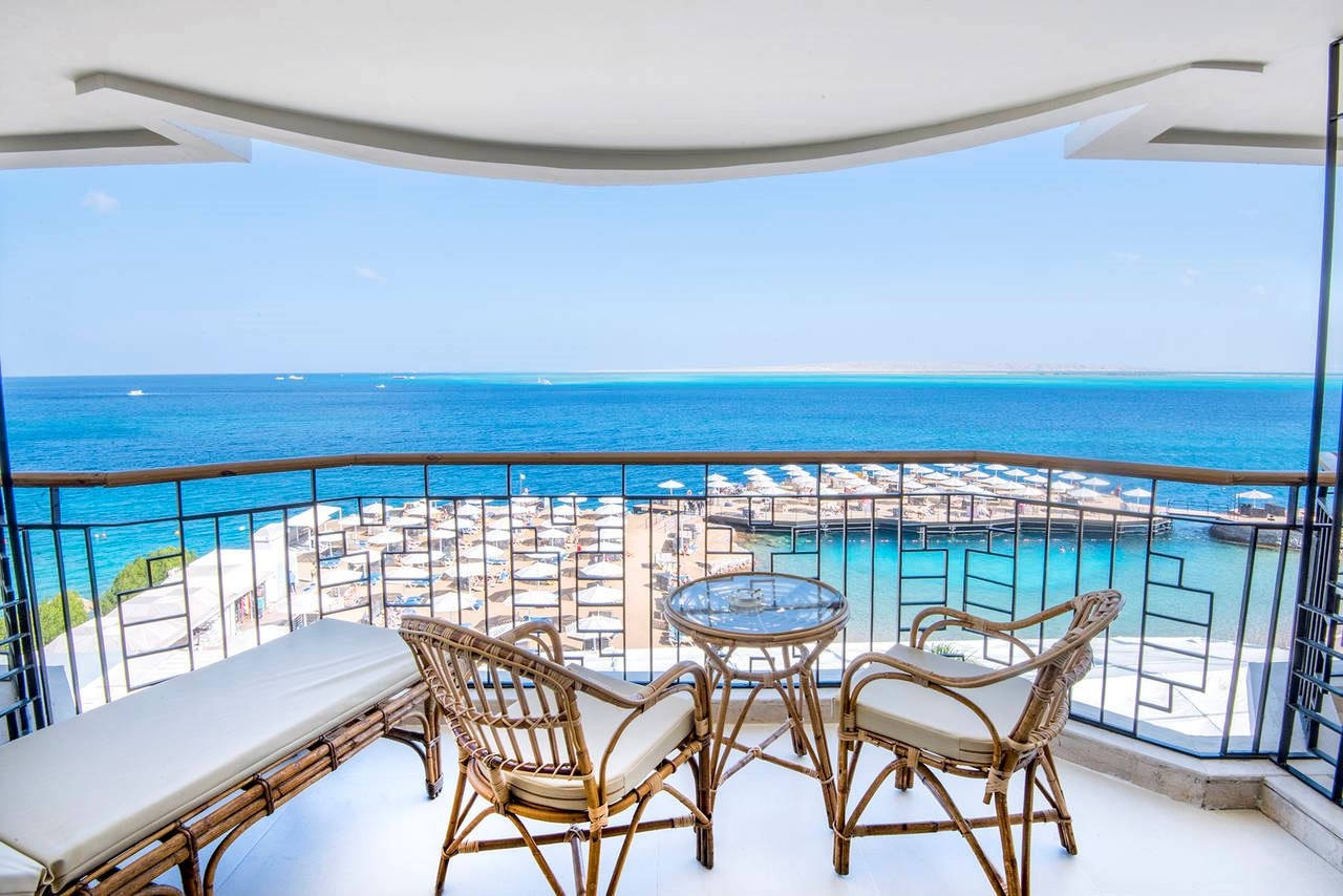 rooms-deluxe-room-sea-view