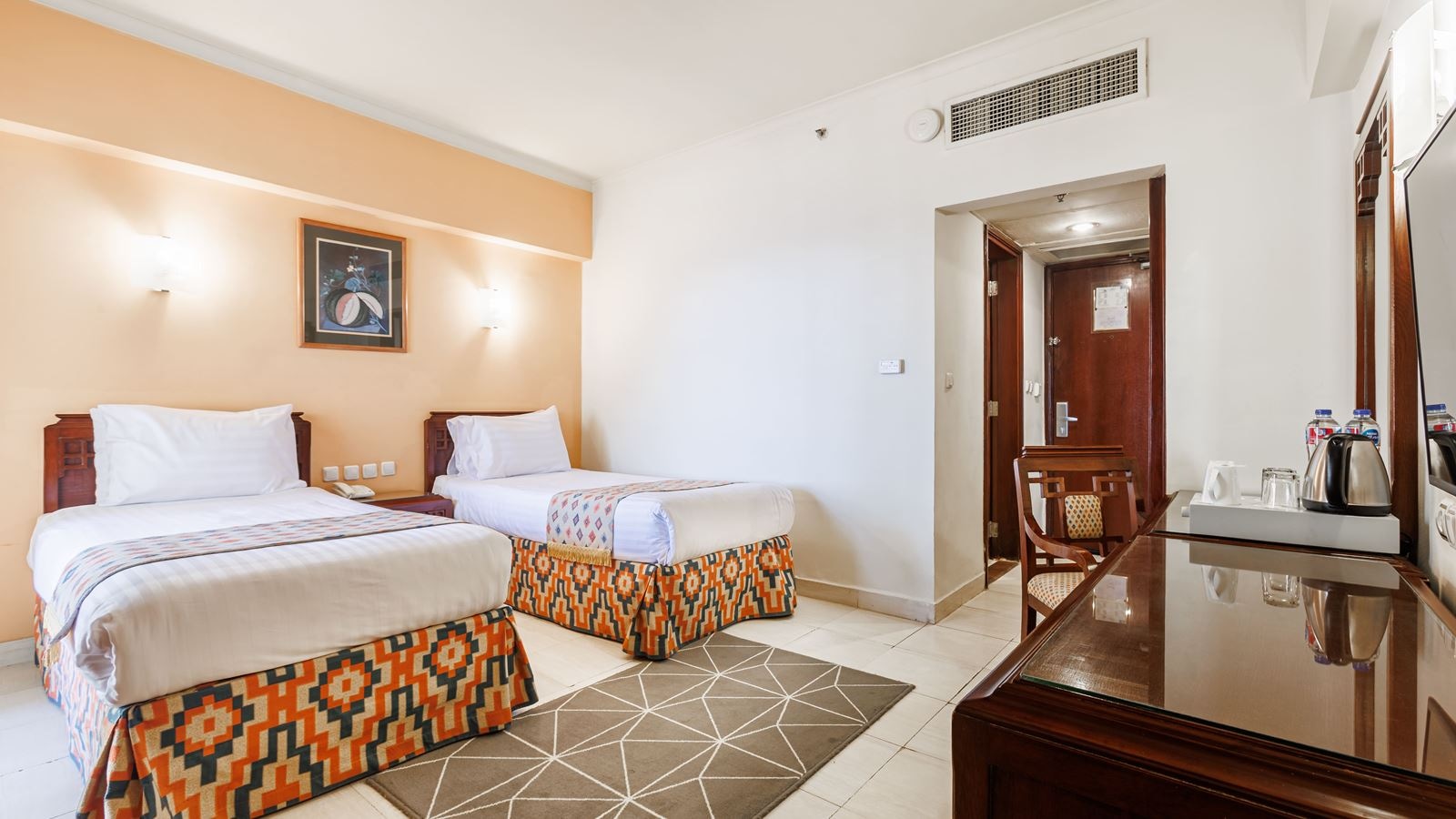 rooms-standard-room-back-view