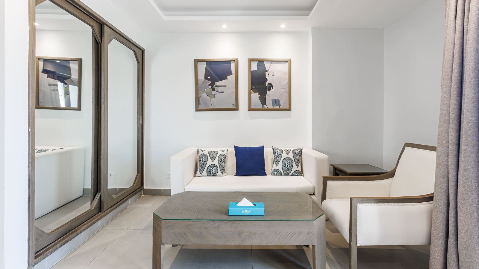 rooms-junior-suite-city-view