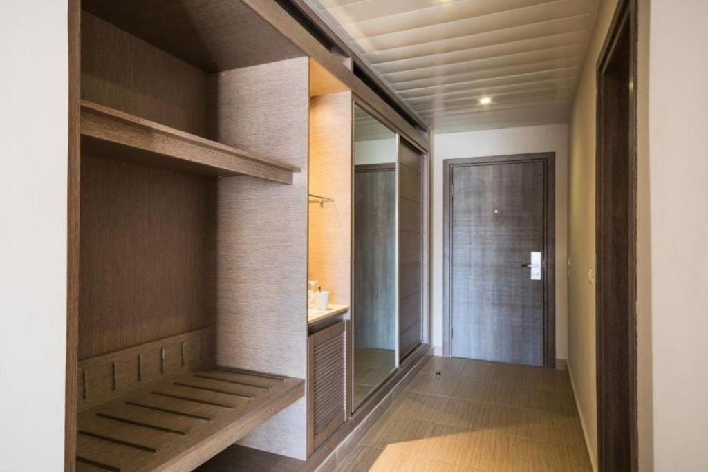 rooms-superior-pool-view