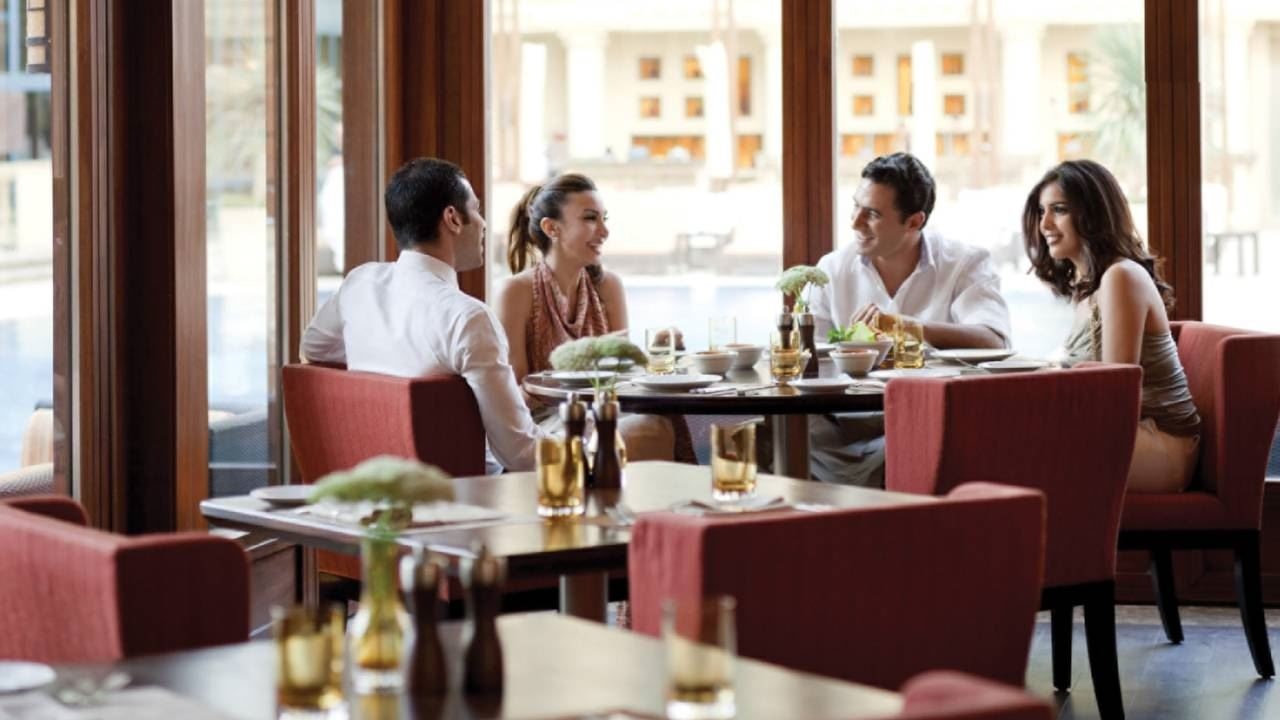 restaurants-aura-resturant