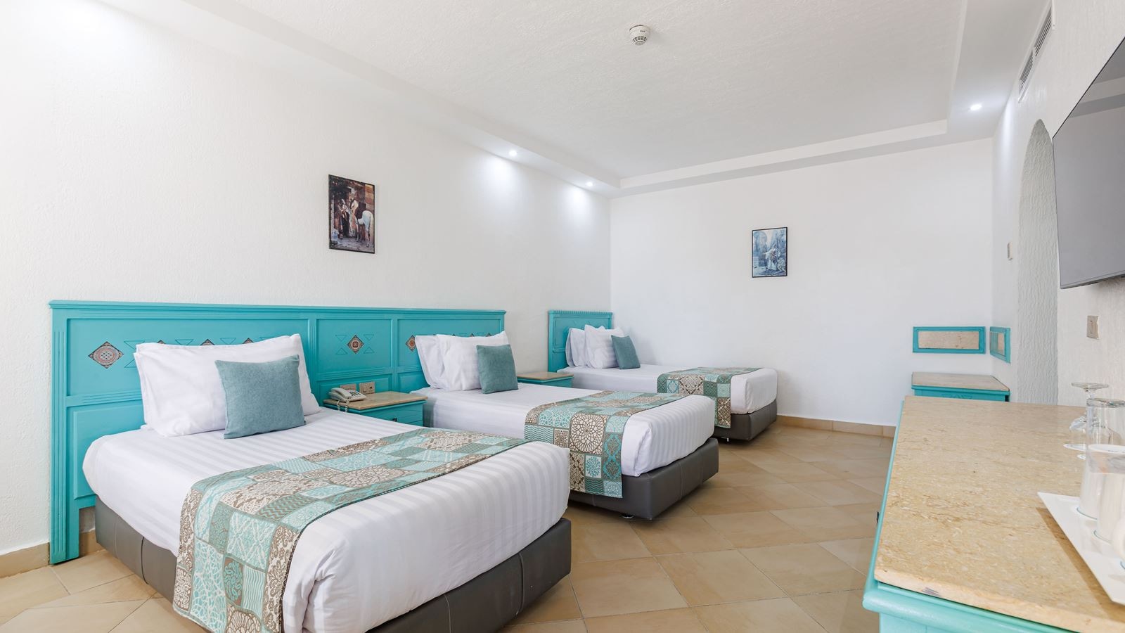 rooms-aqua-room-triple