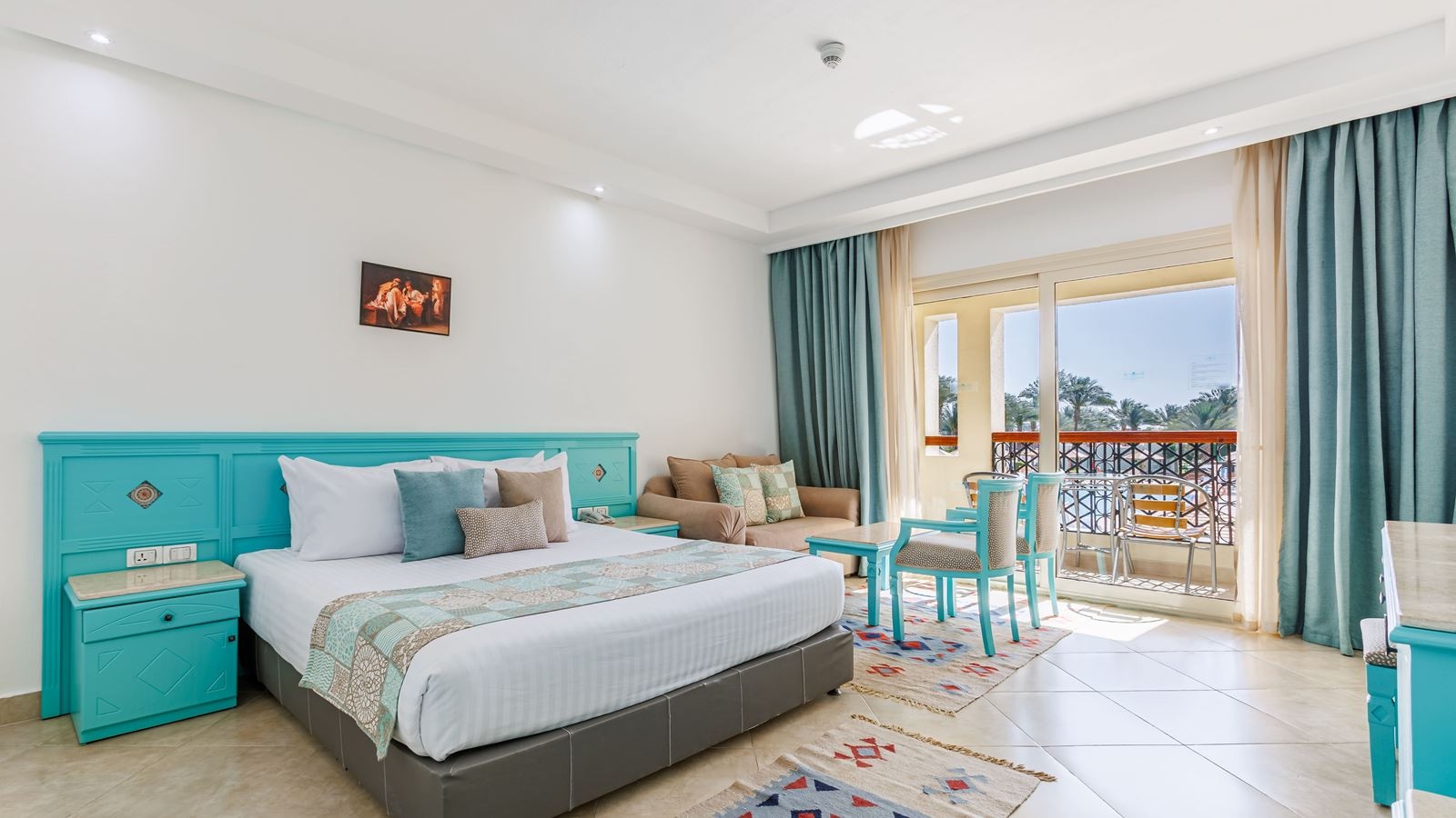 rooms-family-suite-pool-view