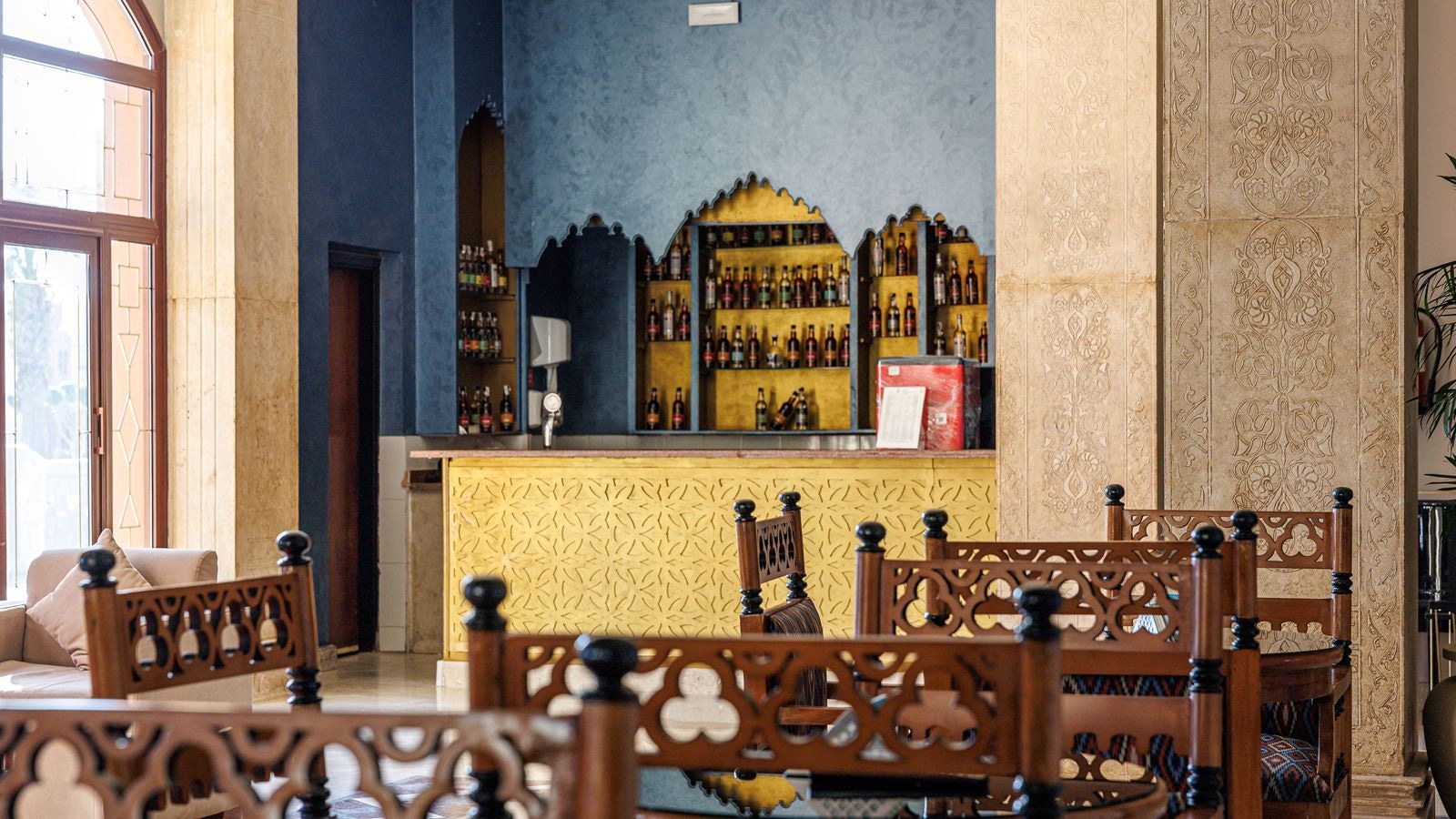 restaurants-sun-ray-lobby-bar