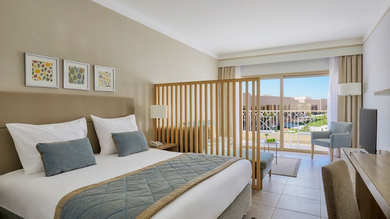 rooms-family-deluxe-garden-room