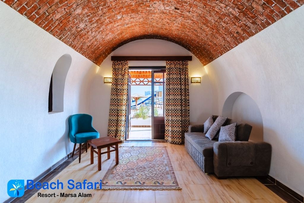 rooms-standard-room-pool-view