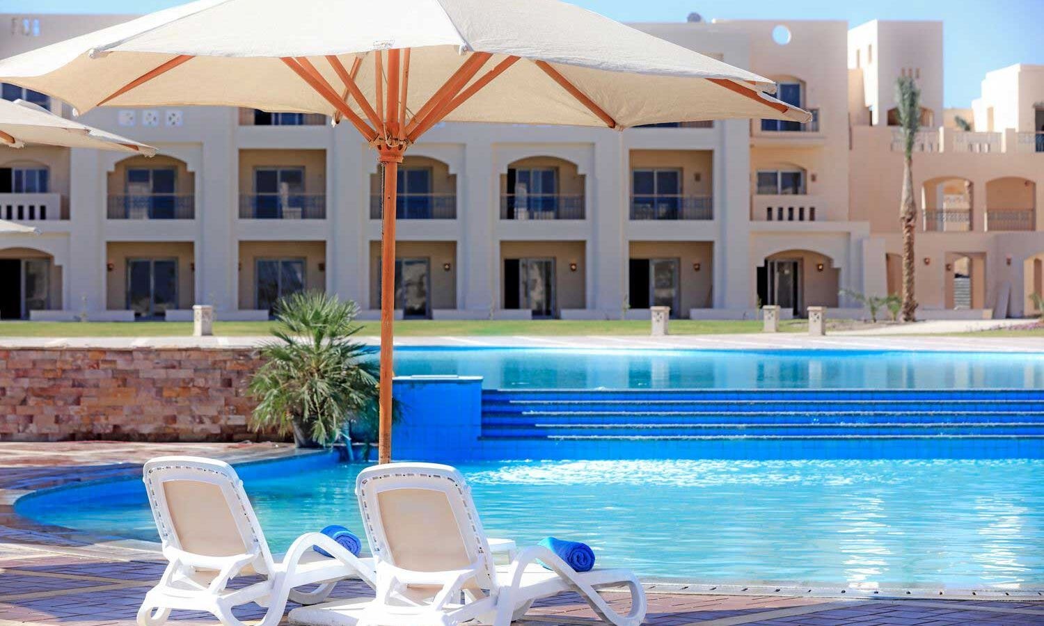 bars-splash-pool-bar