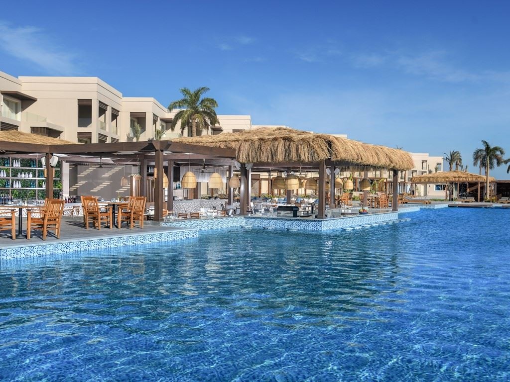 restaurants-cabana-pool-restaurant