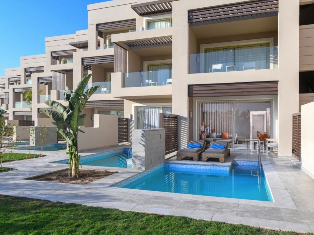 rooms-executive-suites-with-swimup-pool