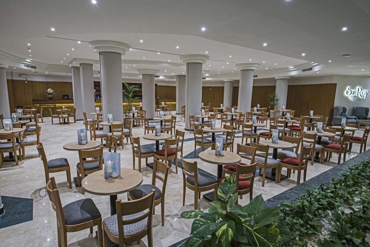 restaurants-sun-ray-lobby-bar