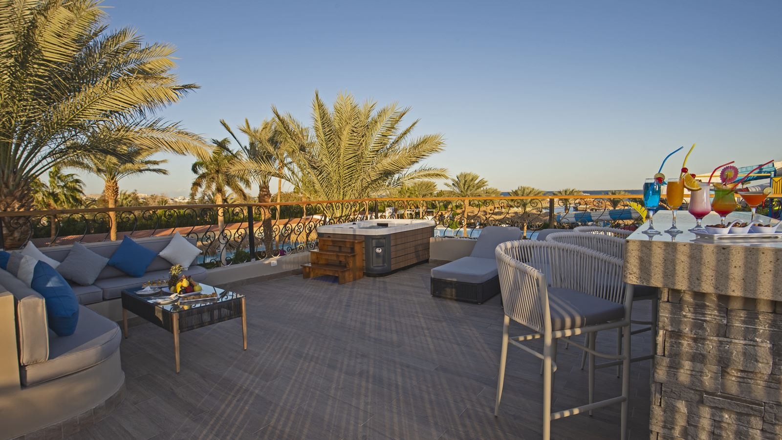 rooms-family-jacuzzi-suite