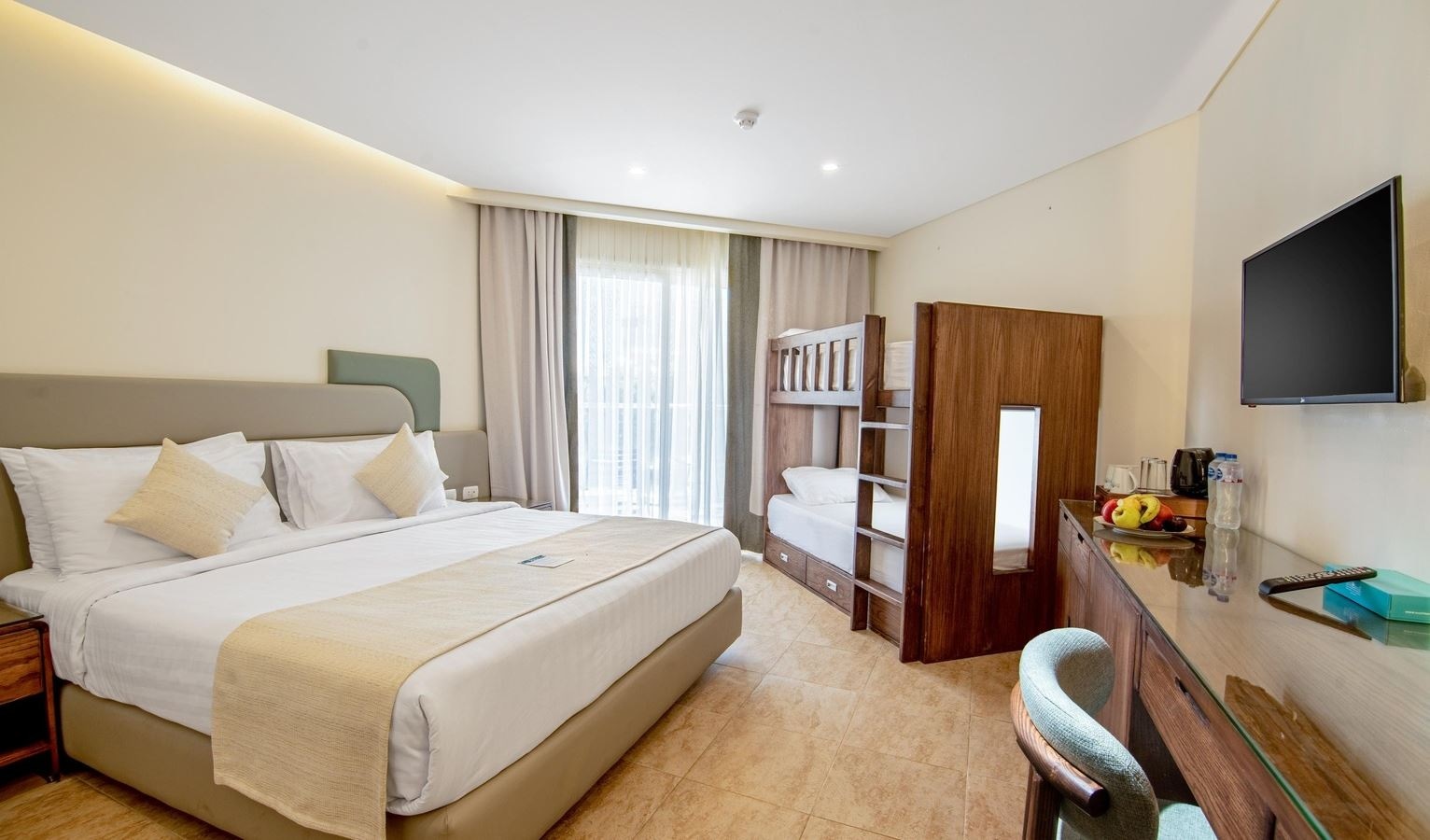 rooms-family-bunk-bed-back-view