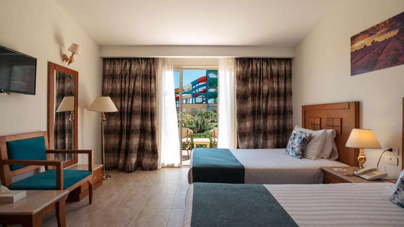 rooms-family-bungalow-room