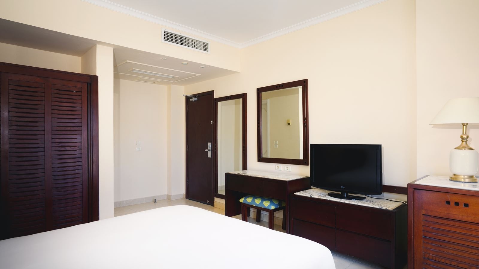 rooms-premium-room-2nd-line