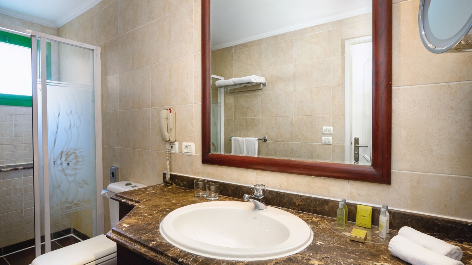 rooms-premium-room-2nd-line