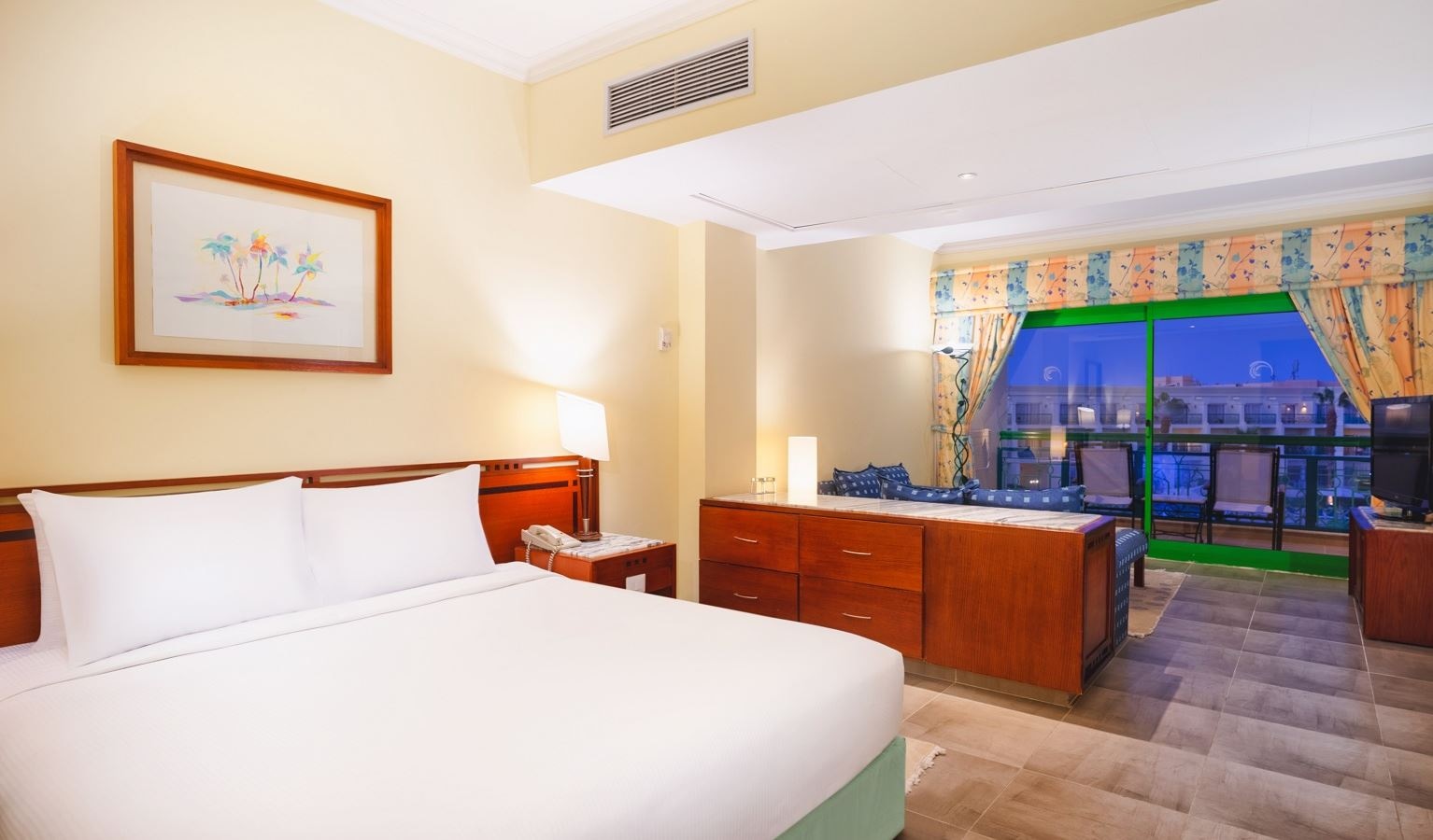 rooms-diplomatic-suite