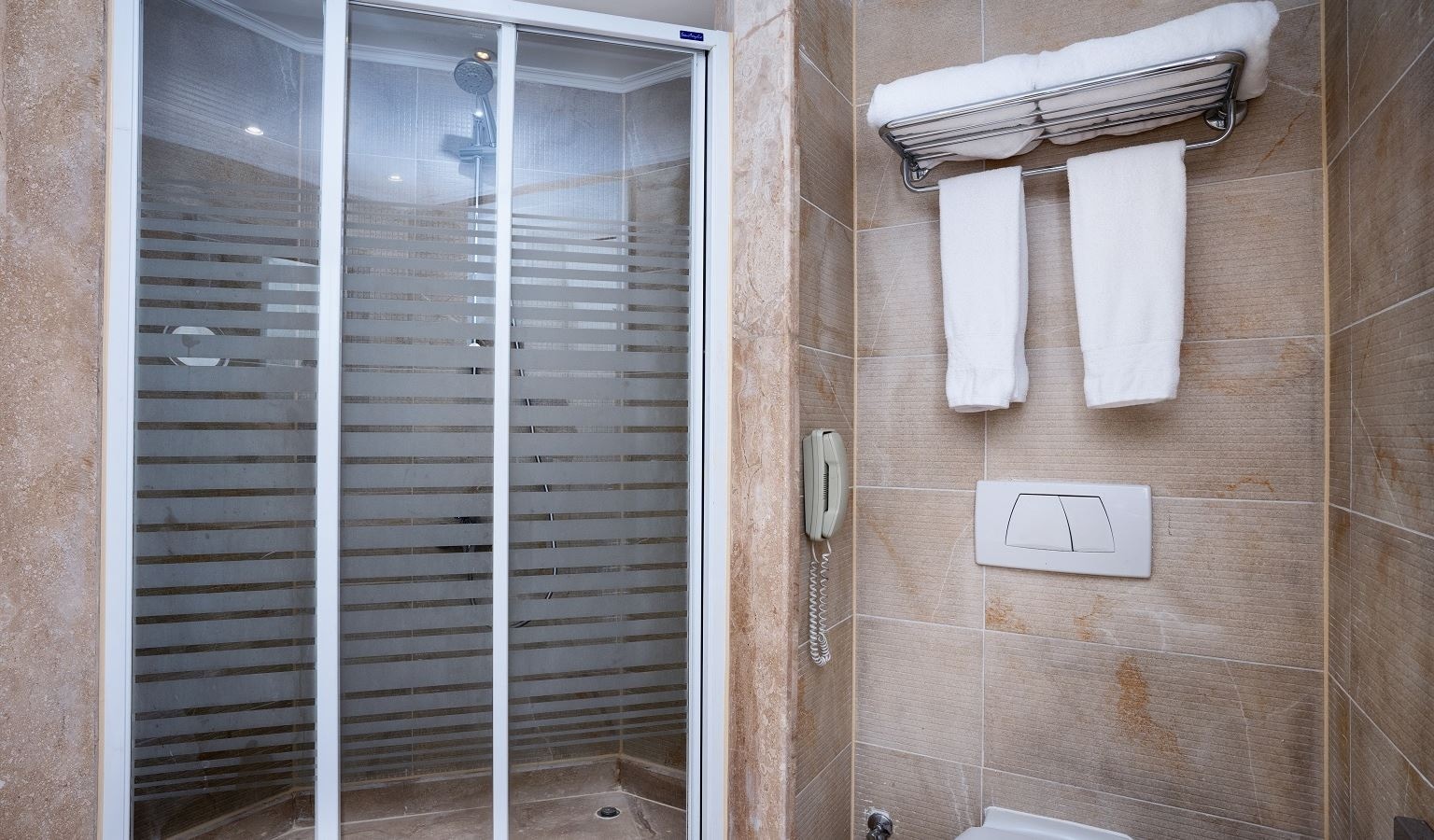 rooms-diplomatic-suite