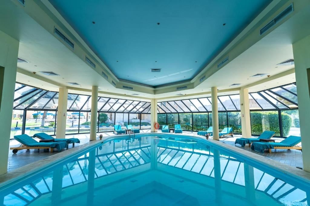 pools-indoor-pool