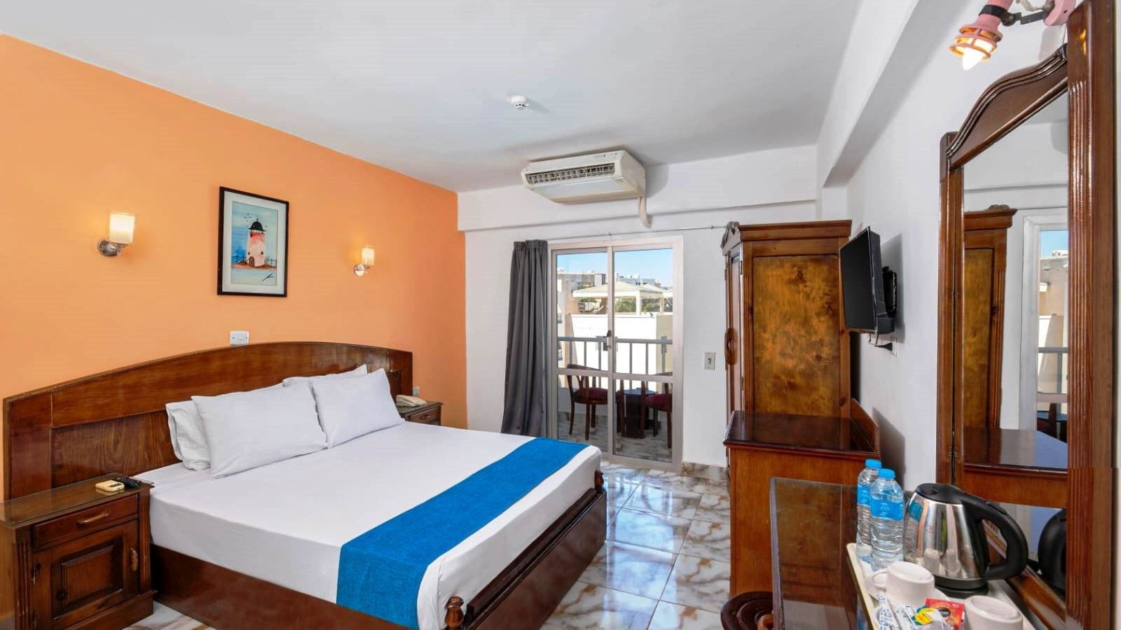 rooms-room-standard-pool-view