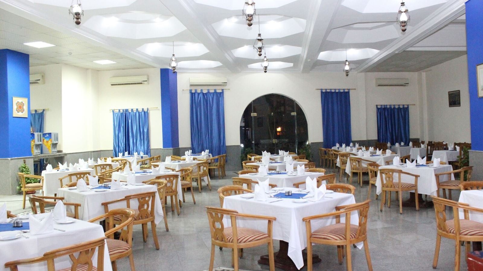 restaurants-restaurants