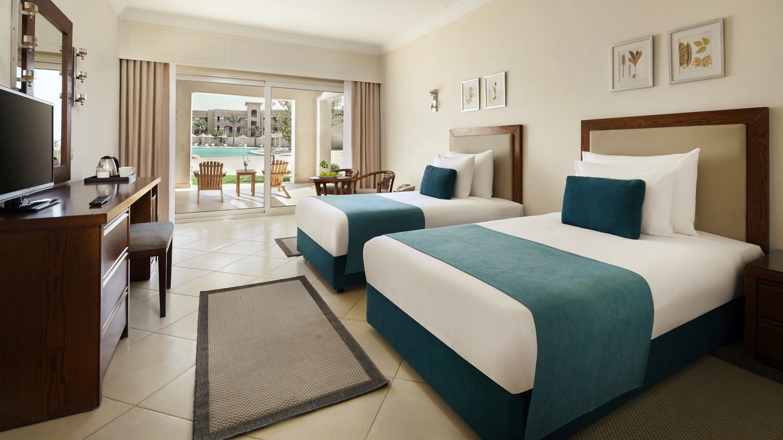 rooms-superior-room-pool-view