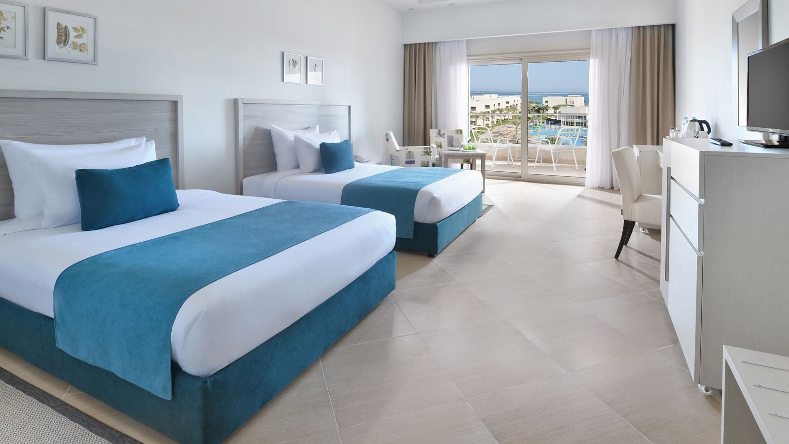 rooms-deluxe-room-hotel-over-view