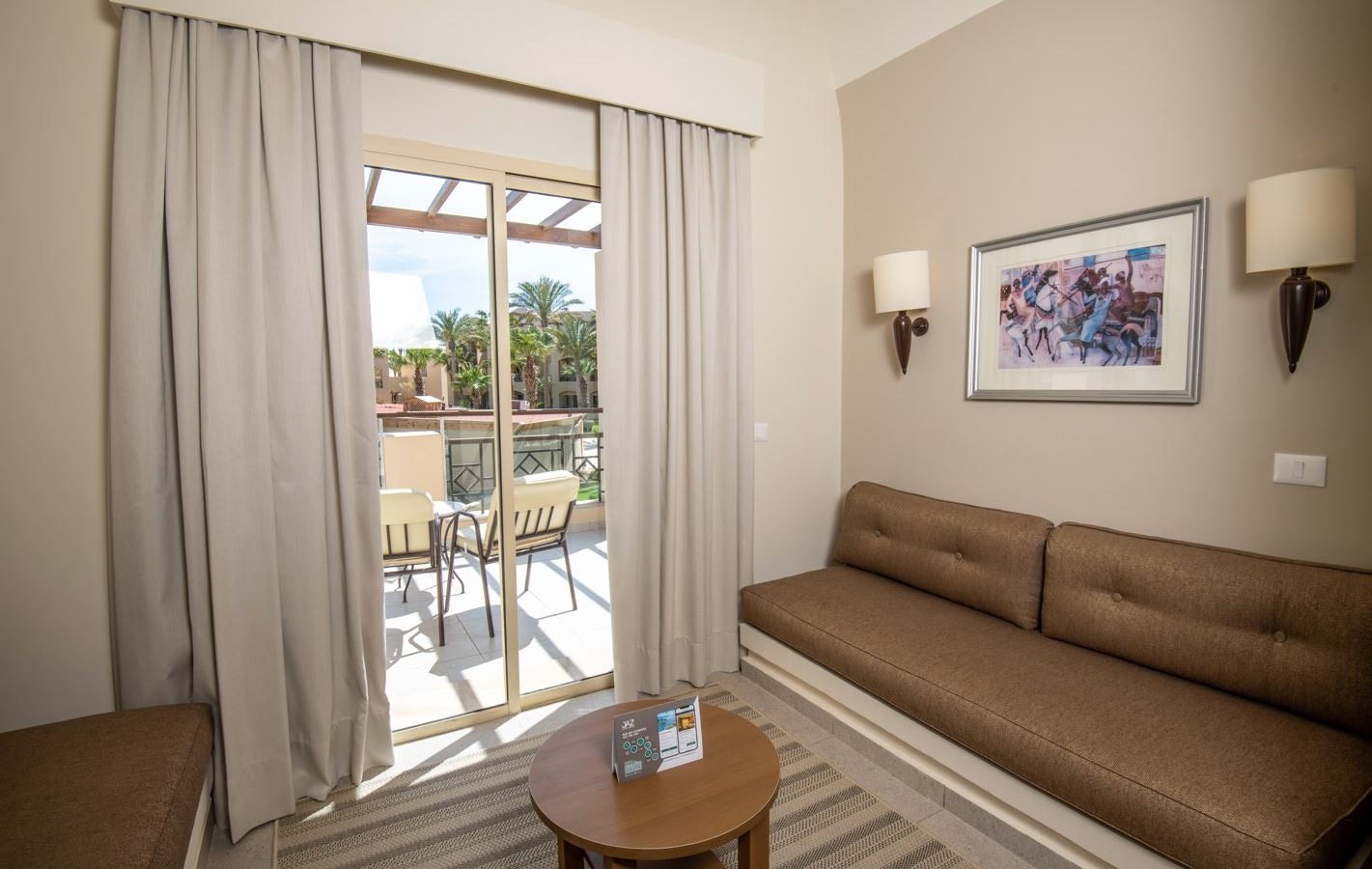 rooms-family-deluxe-room-pool-view-twin-bed