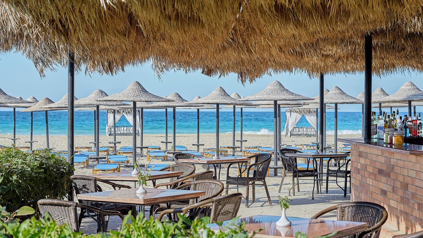 bars-mistral-beach-bar