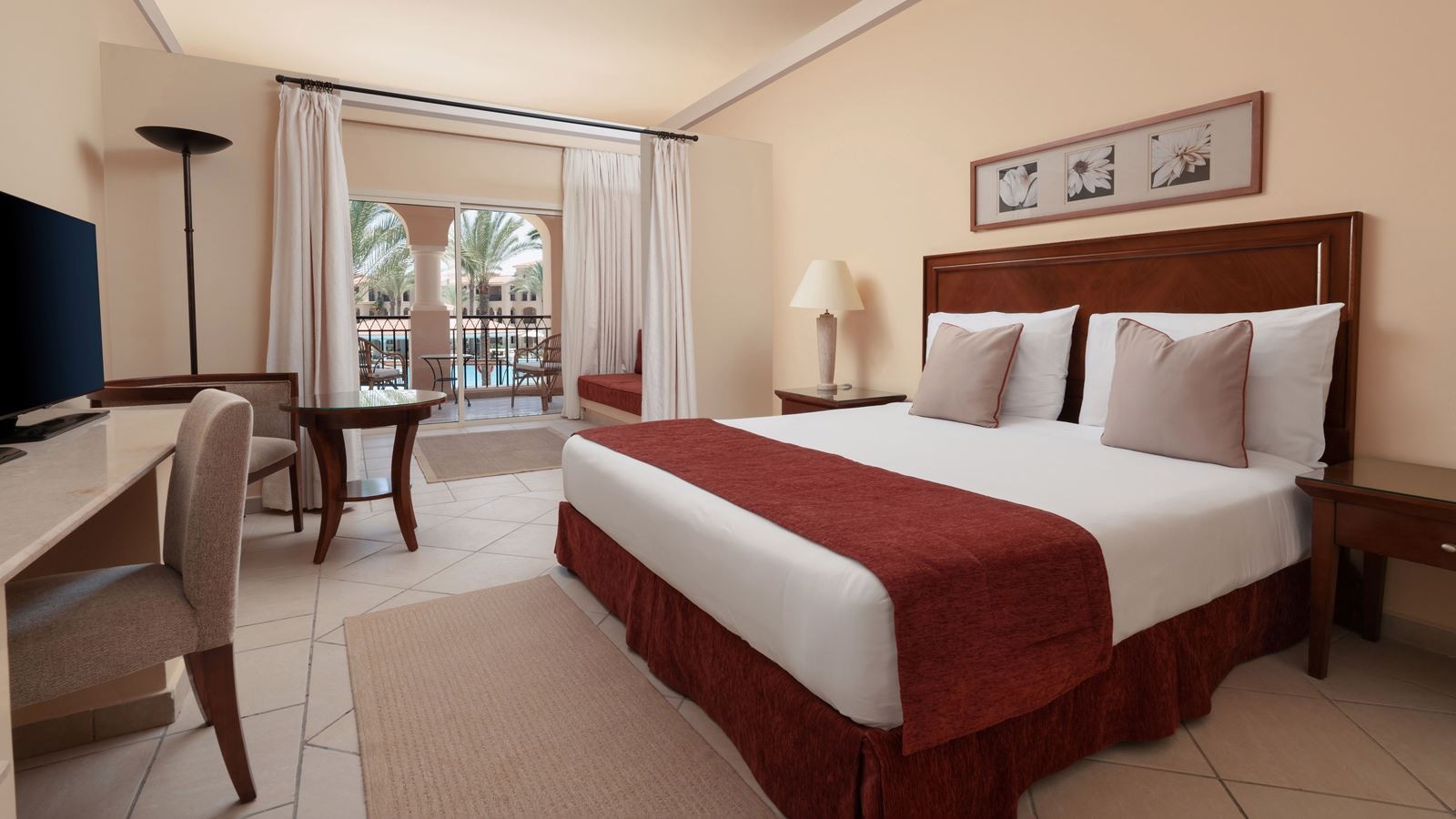 rooms-room-family-garden--pool--sea-view