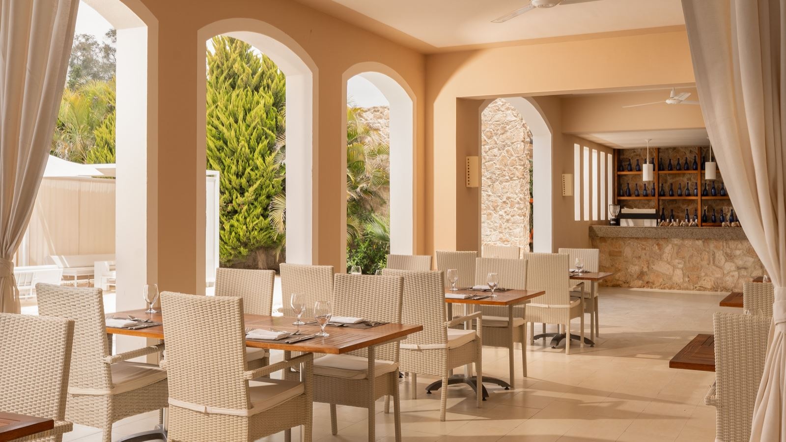 restaurants-olla-main-restaurant