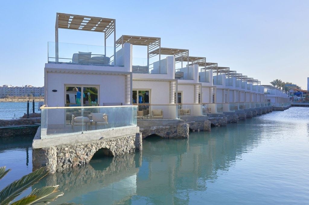 rooms-bungalow-room-lake-view