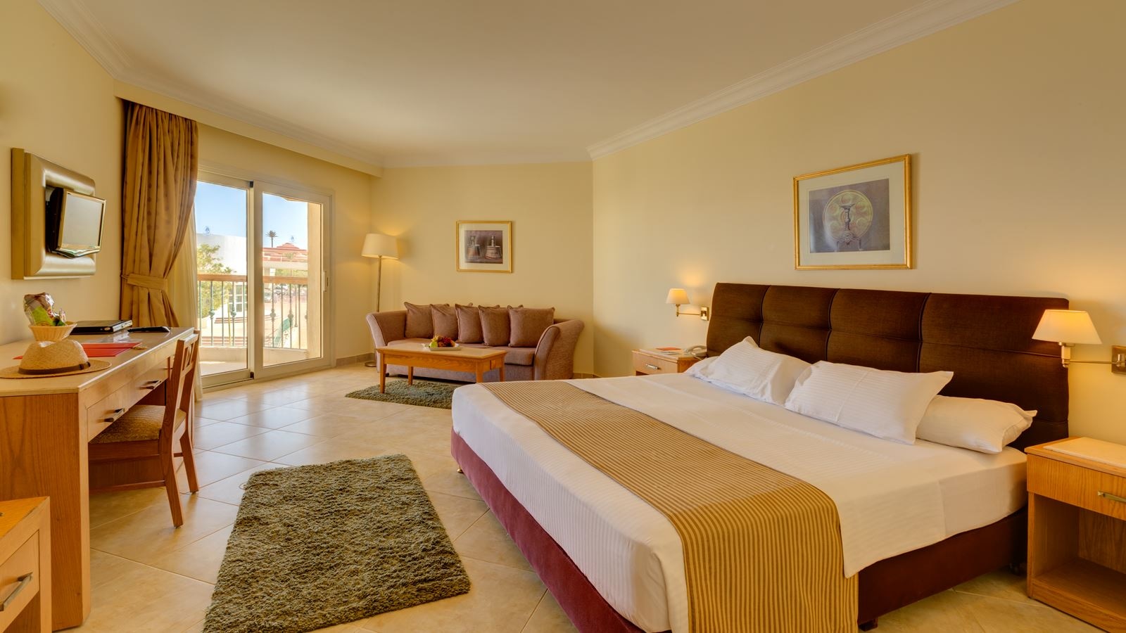 rooms-deluxe-room-pool-view