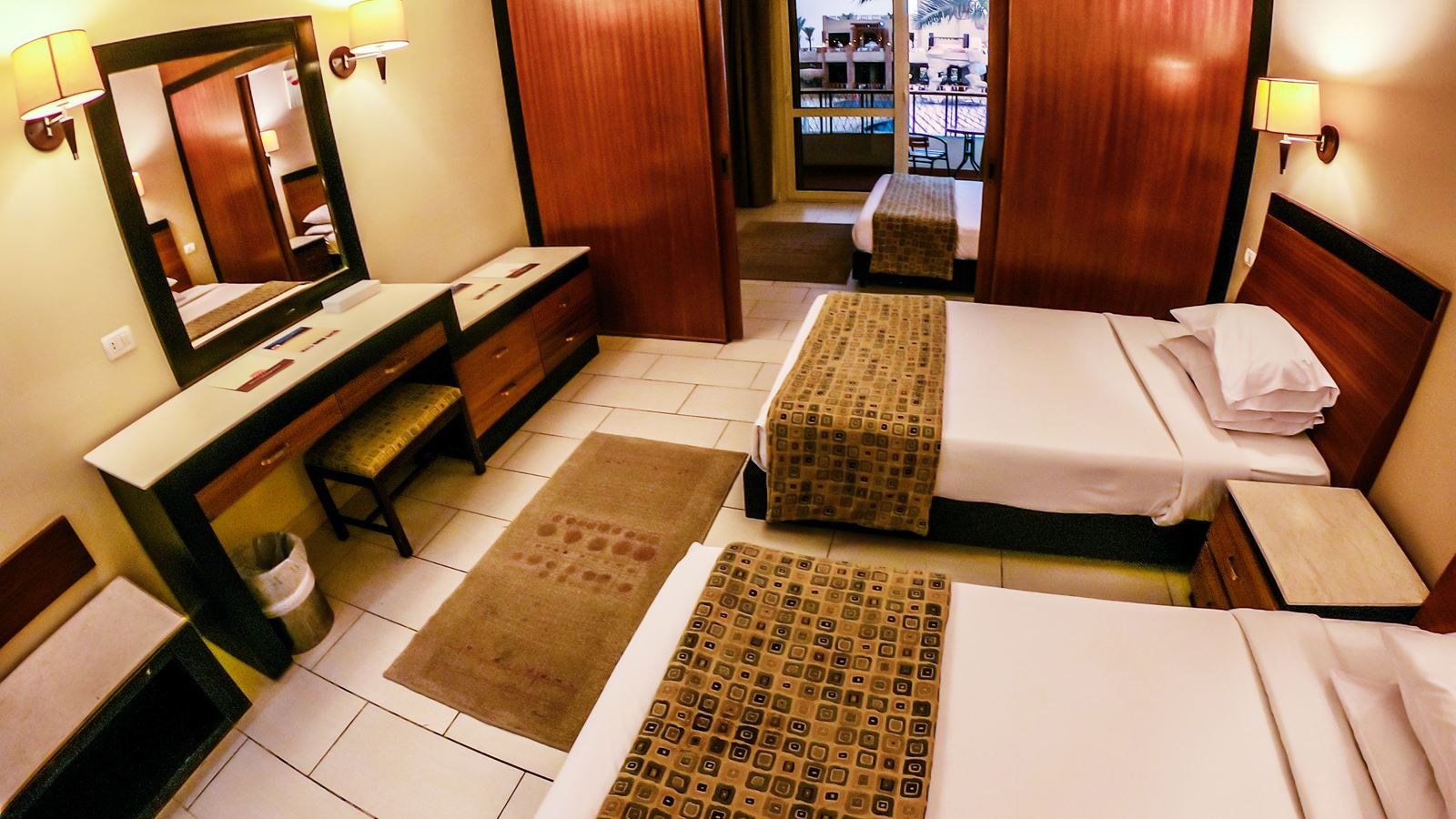 rooms-family-partition-room