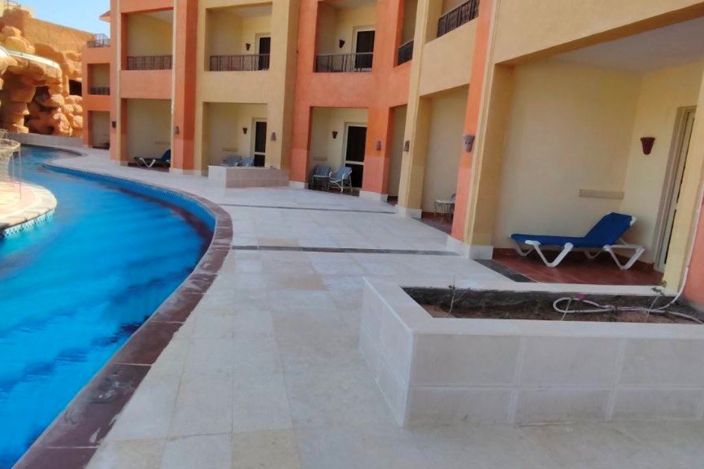 rooms-lazy-river-room-+16